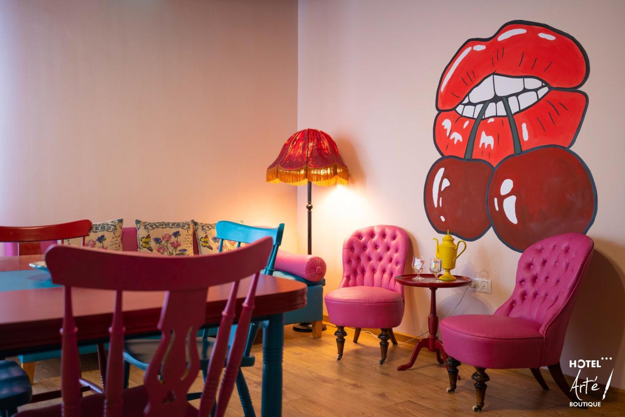 Art'E Boutique Rooms BaileTusnad Extérieur photo