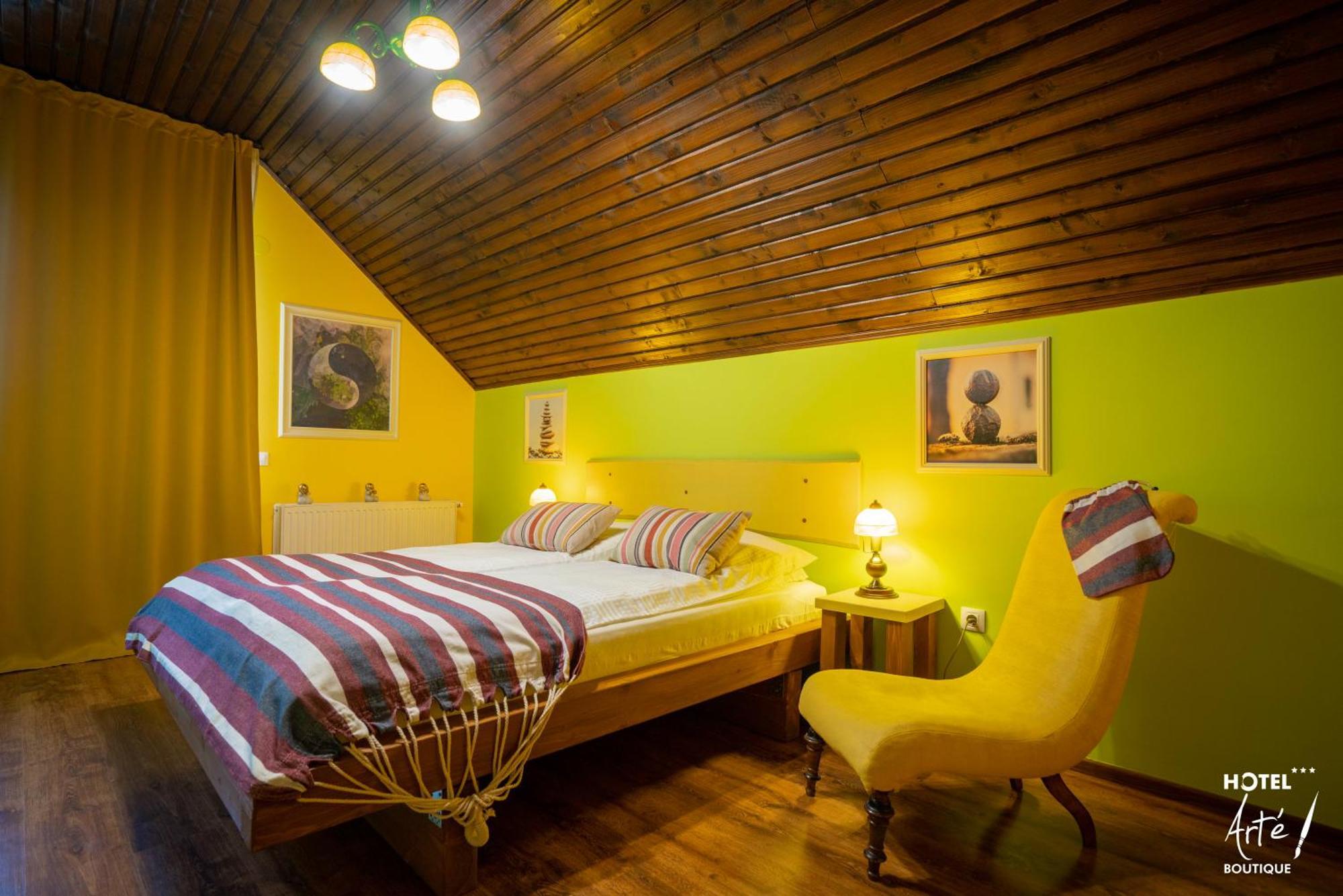 Art'E Boutique Rooms BaileTusnad Extérieur photo