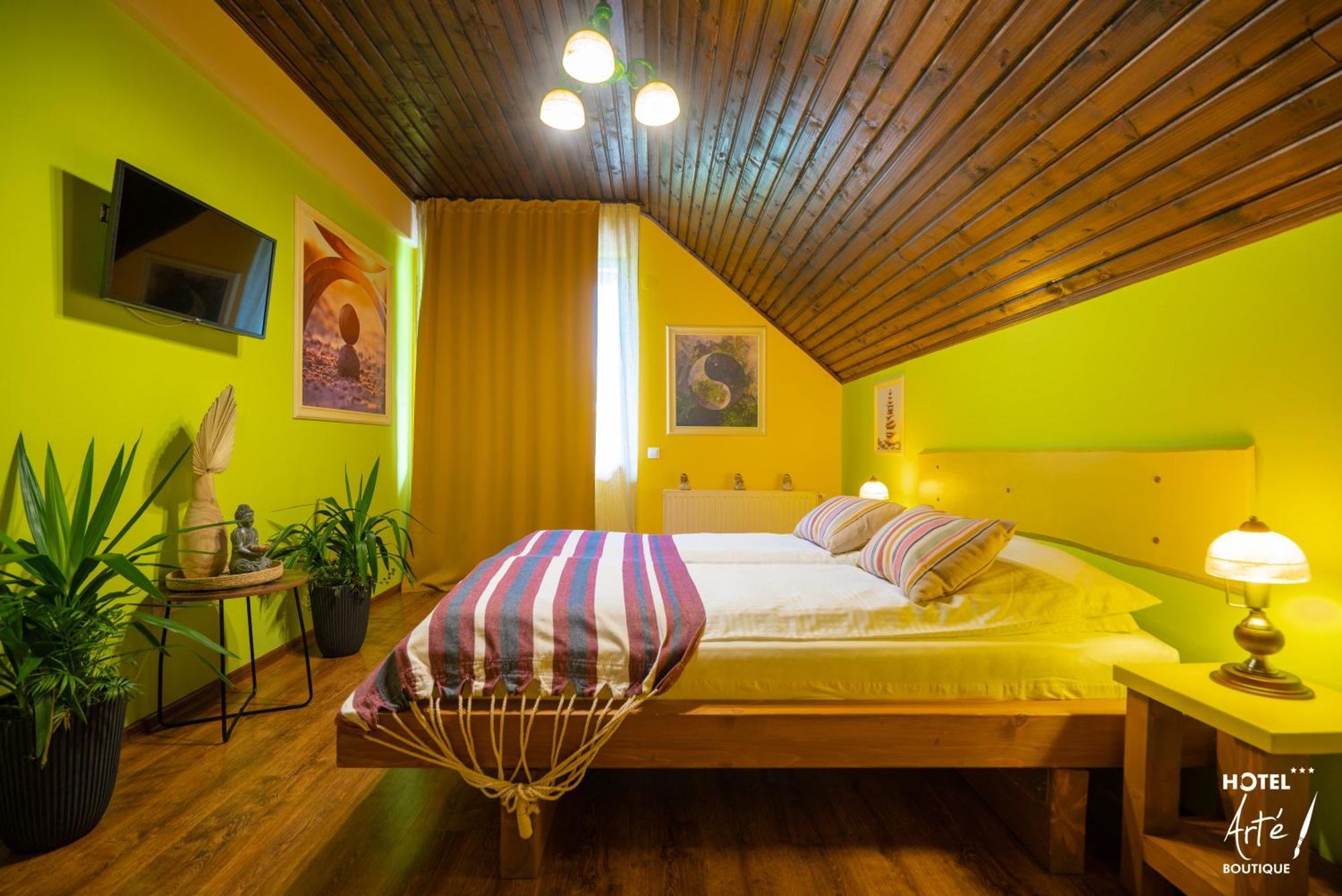 Art'E Boutique Rooms BaileTusnad Extérieur photo