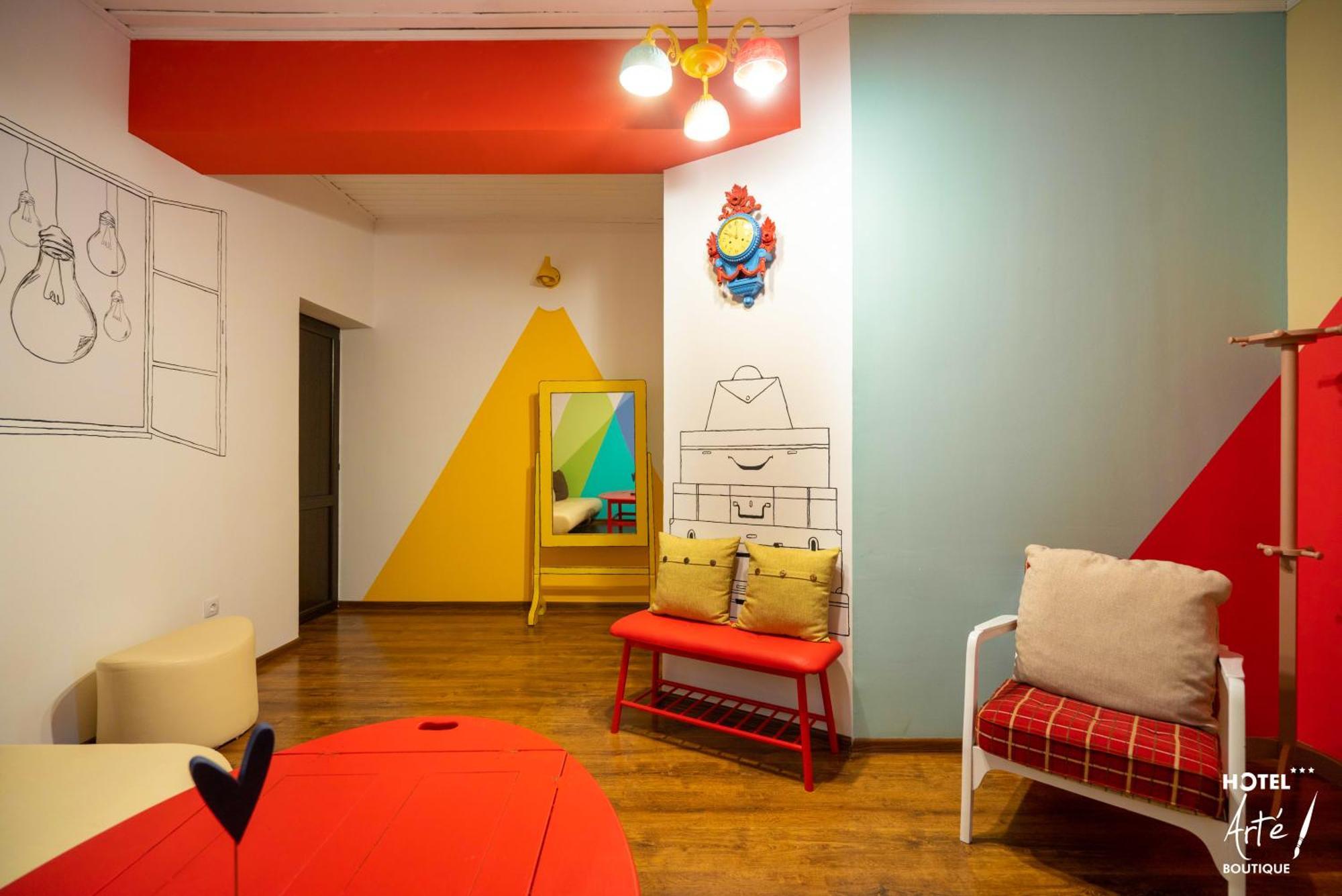 Art'E Boutique Rooms BaileTusnad Extérieur photo