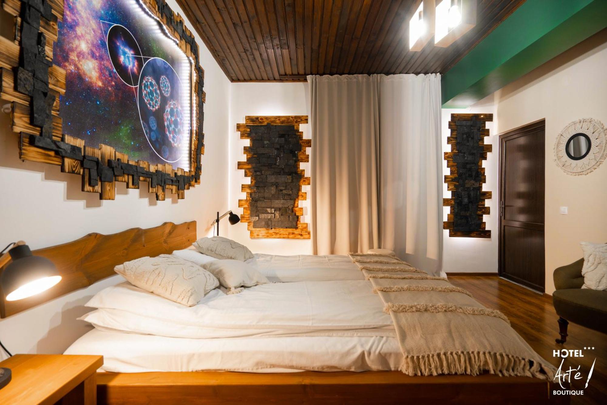 Art'E Boutique Rooms BaileTusnad Extérieur photo